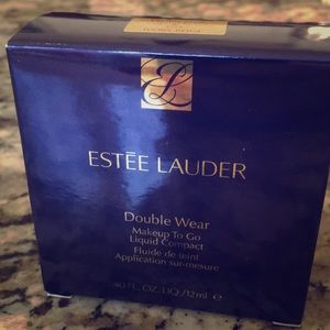 Estée Lauder double wear compact
